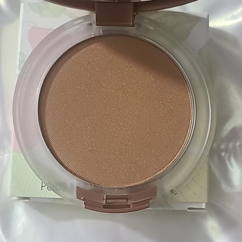 Clinique True Bronze Pressed Powder Bronzer in Sunkissed